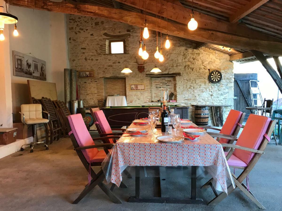 Отель French Fields Luxury Glamping Original Mongolian Yurt Le-Vieux-Cerier Экстерьер фото
